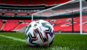 De 16de editie van het ek voetbal zal niet gehouden worden in 1 of 2 landen maar euro2021 zal in 12 landen gespeeld worden. Ek 2021 Bal Uniforia Is Ontworpen Door Adidas