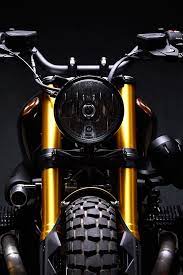 It Seems That Bmw S R Ninet Has Become The Modern Equivalent Of Yamaha S Sr500 In Its Never Ending Ability To Look Good Cus Cafe Racer Bikes Bmw Motorbikes Bmw