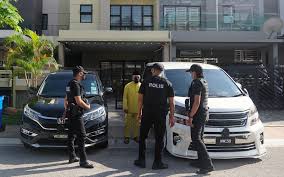 Adakah anda memerlukan pinjaman cepat dengan kadar faedah yang relatif rendah serendah 2% ?, cari lagi kerana linda moore firma pinjaman menawarkan pinjaman perniagaan, pinjaman peribadi, pinjaman rumah, pinjaman kereta, pinjaman pelajar, pinjaman penyatuan hutang e.t.c. Polis Periksa Rumah Ke Rumah Rakyat Patuh Sop Tiada Ziarah Aidilfitri Free Malaysia Today Fmt