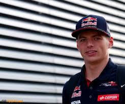 Hij is twintig jaar, rijdt in de formule 1 voor red bull racing én is vrijgezel. Verstappen Bij Rtl Late Night Mijn Vriendin Heeft Mij Leren Koken Gptoday Net