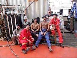 Baju kurung dan baju kebaya merupakan warisan turun temurun sejak zaman tok nenek kita lagi. Beza Warna Baju Offshore Lertyi