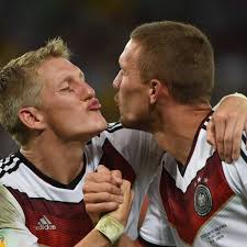 Lukas podolski's wife, monika puchalski was born in 1986 in poland and she belongs to polish ethnicity. Lukas Podolski Verabschiedet Bastian Schweinsteiger Emotional