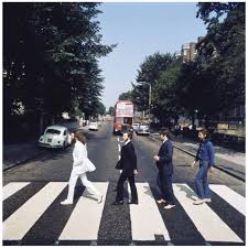 8月8日は abbey road のジャケット写真が撮影された日 ビートルズのfacebookページではアウトテイク写真を公開 amass ビートルズ アビーロード 有名な写真