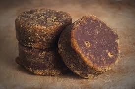 Bedanya, gula merah ditambahkan sirup molase sehingga berwarna cokelat kemerahan. Gula Jawa Dengan Gula Aren Apa Bedanya