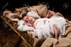 Wir sollten einfach mal drüber reden. Baby Jesus Wenn Sie Auf Einer Krippe In Windeln Uber Dunklem Hintergrund Gewickelt Geboren Lizenzfreie Fotos Bilder Und Stock Fotografie Image 63773770