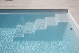 Einstieg In Den Neuen Gfk Pool Moderne Pools Von Hesselbach Gmbh Modern Homify Moderne Pools Pool Gartenpools