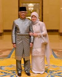 Tetapi yang sedih sekali agaknya sebak dada. Nak Ayu Macam Raja Permaisuri Agong Tunku Azizah Dedah Produk Kulitnya Yang Mampu Milik