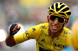 Tour de france in paris. Tour De France Egan Bernal Im Gelben Trikot Nach Paris
