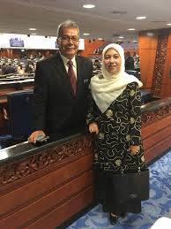 Yb datuk seri mohd redzuan was born in masjid tanah, melaka. Pagi Ini Saya Ditemani Oleh Isteri Mohd Redzuan Yusof Facebook