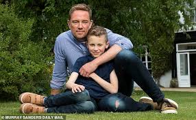 3d artist at blender animation studio. Simon Thomas Turned To Drink After Losing His Wife But His Son Helped Pull Him Through Daily Mail Online