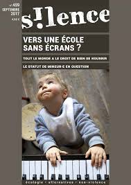 Situé au niveau du petit bassin, en arrière de la vessie et en avant du rectum, l'utérus est un organe creux, de forme triangulaire d'une dizaine de centimètres de haut sur 5 centimètres de large. Quelles Alternatives Pedagogiques A L Ecole Numerique Revue Silence