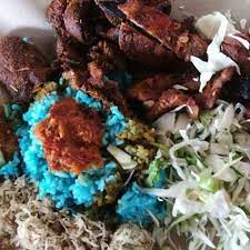 Juicy grill meat or tendered chicken served with hot white rice and fresh veggies for a perfect breakfast meal! Nasi Kerabu Kambing Bakar Home Facebook