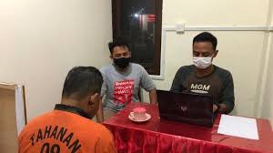 Anak tiri english translation examples of use anak tiri in a sentence in indonesian. Cinta Terlarang Ayah Anak Tiri Di Lingga Berakhir Di Bui Diungkap Satreskrim Polres Lingga Tribun Batam