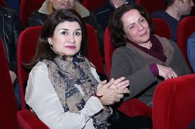 Με ενότητα, ομοψυχία και αποφασιστικότητα μπορούμε να μεγαλουργήσουμε. Mia Bradia Afierwmenh Sth Xrysa Sphliwth Poioys H8opoioys Eidame Ellada Press