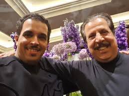 موقع تركيا الآن يعمل على مدار الساعة لنقل الصورة و الأخبار الحقيقية للأحداث المتسارعة في الساحة التركية لك أينما كنت لحظة بلحظة. ØµØ­Ø§ÙØ© Ù†Øª ØªØ±ÙƒÙŠ Ø¢Ù„ Ø§Ù„Ø´ÙŠØ® ÙŠÙ†Ø´Ø± ØµÙˆØ±Ø© ÙˆØ§Ù„Ø¯Ù‡ Ù…Ø¹ ØµØ¯ÙŠÙ‚ Ø§Ù„Ø¹Ù…Ø± ØµÙˆØ±Ø©