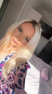 #fyp #foryourpage #happyfriday #septemeberweekend #weekend #sunshine #happy  #positivevibes #positivity #womenoftiktok #scottishgirl #scottishtiktok  #food #drink #wine #cocktail #friends #social #happy ...