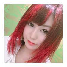 にゅか さんはinstagramを利用しています マニパニ導入の検討中です って事で1番下っぱのあたしが実験台になりました 決して自分 の意思ではありません 笑 お店きた瞬間即効塗られたよね 笑 明日から眉毛も赤くしなきゃ うける 笑 v系興味ないのに