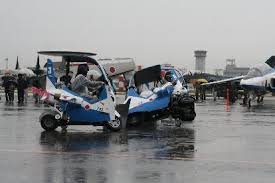 Jun 21, 2021 · ブルーインパルスは宮城県東松島市の空自松島基地を拠点とする。 1964年東京五輪でも開会式に登場し、スモークで五輪マークをかたどった。 今回の東京五輪では昨年3月、聖火がギリシャから松島基地へ到着した際に飛行。 è¡çªäº‹æ•… é¢¨ã®å'ãã¾ã¾ æ°—ã®å'ãã¾ã¾