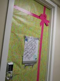 How To Decorate Your Dorm Or Apartment For The Holidays Christmas Dorm Decorations Christmas Dorm Dorm Door Decorations