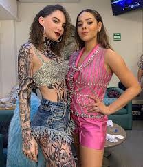 Belinda Y Danna Paola Niegan Rivalidad Con Foto Juntas Y Rompen Las Redes En 2020 Ropa De Otono Casual Ropa De Moda Trajes Inspirados
