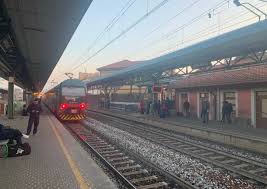 Il toponimo treviglio deriva da trevillae, tre comunità rurali che si unirono a scopo difensivo. Treni Guasti E Ritardi Su Saronno E Treviglio