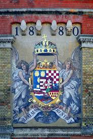 Században, elsősorban alapján a későbbi bizánci dokumentum a birodalom kormányzásáról. Pin By Dobos Attila On Heraldry In 2021 Coat Of Arms Budapest Budapest Hungary