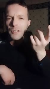 Jamais vous devinerez le titre de la chanson !, Si jamais vous la trouvez,  dites-la moi en commentaire 😏