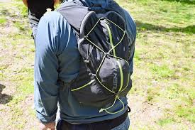 レビュー】パーゴワークス ラッシュ12-フィット感・背負心地の特徴｜リュック・ザック｜登山ギア｜山のモノ｜登山・トレラン・山スキーマガジン「山旅旅」