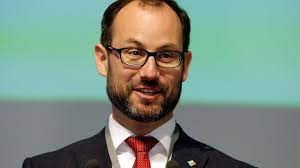 Zeige das spielerprofil von jan farsky (frenstat p. Jan Farsky Jako Poslanec Konci Extra Cz