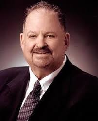 Tracy Neves's Instagram, Twitter & Facebook