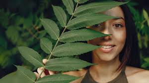 As online markets have become more and more saturated in the last few  years, there's been a huge shift that has caused people to adopt a scarcity  mindset. If you've noticed, there's