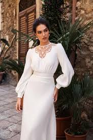 E le cinture sono un po 'lunghe, ma non recuperano molto! Abiti Da Sposa Con Le Maniche Quando I Dettagli Fanno La Differenza