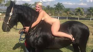 Ranch Photo Shoot for a Mexican Magazine Interview  with SexySpunkyGirl -  XNXX.COM