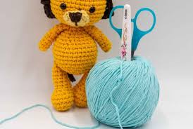 Jucarii crosetate pentru cei mici pe langa oferta de haine tricotate, te invitam sa intri in lumea minunata a jucariilor realizate manual. Jucarii Crosetate Jucarii Crosetate Manual Modele Unice Papusi Textile Cu Haine Interschimbabile