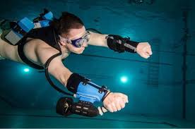 The X2 Jet Pack Lets You Effortlessly Soar Underwater Like A Dolphin Cool Technology Underwater Swimming