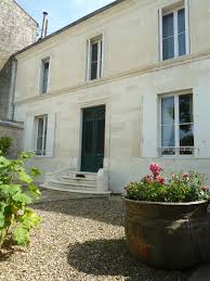 Chambre D Hotes A Saintes 2 Personnes Location Chambre D Hotes Le Jardin Clos