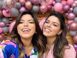 Sílvio santos é casado pela segunda vez, e tem seis filhas. Gemeas Blogueiras Arrasam Nos Looks Da Moda Evangelica Comportamento Pleno News