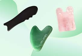 Komfort gua sha massage werkzeug gesichtskopf kratzbehandlung guasha. Gua Sha Stein Fur Straffere Und Strahlende Haut Beauty Report