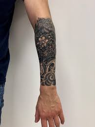A half sleeve tattoo is an ideal option for the ones who want to have a limited work in their arms in order to conceal the artwork for the office or for a formal event, and can flaunt when the time is right. Half Sleeve Tattoo Designs How To Find Design Ideas Body Tattoo Art