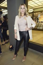 Sport und gute ernährung gehören für die moderatorin zum standard. Charlotte Wurdig Leather Style Trends Leather Celebrities