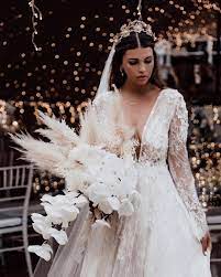 Second hand brautkleider | suchst du nach einem günstigen, aber dennoch qualitativ hochwertigem brautkleid? Der Neue Bridal Trend 2 Brautkleider Fur Die Hochzeit Magazin Iamyours Gmbh