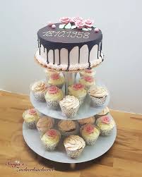 Hochzeit Etagere Mit Cupcakes Cupcakes Backerei Dessert Ideen