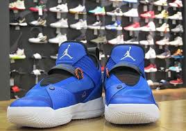 Air Jordan 1 Mid Se White Hyper Royal Black Pin On Footwear