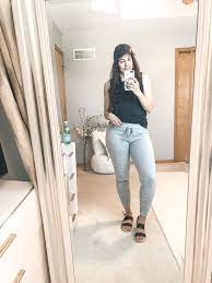 10 Quick And Simple Mom Life Outfits The Flexman Flat Summer Outfits For Moms Young Mom Outfits Mom Outfits