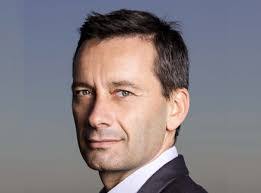 Eric Pierre's Instagram, Twitter & Facebook