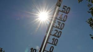 Pour parler de canicule, les températures doivent être plus élevées de 5 degrés par en gardant les volets fermés durant la journée lorsqu'il fait chaud et en ouvrant les fenêtres seulement à la tombée de la nuit, vous souffrirez moins de la chaleur. Meteo Alerte Canicule Pour La Semaine Prochaine