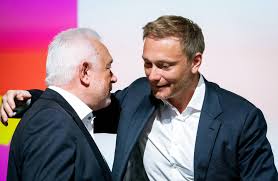 „ein ganzes lebensjahr junger menschen würde verstaatlicht, nur damit die cdu sich parteipolitisch profilieren kann. Fdp In Der Krise Kubicki Kritisiert Fokus Auf Junge Zielgruppe