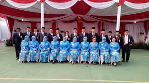 Kebaya ini merupakan kebaya modern yang memiliki desain yang sangat unik. Model Kebaya Iwabri Pendahuluan Terima Kasih Iwabri Tingkat Pusat 3iii Ikatan Wanita Bank Rakyat Indonesia Pdf Free Download Kebaya Brokat Kebaya Dress Kebaya Simple Model Kebaya Batik Kebaya Wedding Prep