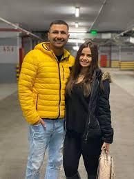 كان خبر انفصال الفنانة الشابة منة عرفة أبرز ما تصدَّر عناوين الأخبار المصرية والعربية خلال الساعات الأخيرة، خاصة بعدما أعلنت هي وزوجها . Ø§Ù„Ø¬Ù…Ù‡ÙˆØ± ÙŠÙƒØ´Ù Ù‡ÙˆÙŠØ© Ø®Ø·ÙŠØ¨ Ù…Ù†Ø© Ø¹Ø±ÙØ© Ø§Ù„Ù…Ø¬Ù‡ÙˆÙ„ Ù„Ù† ØªØµØ¯Ù‚ ÙØ§Ø±Ù‚ Ø§Ù„Ø¹Ù…Ø± Ø¨ÙŠÙ†Ù‡Ù…Ø§ ØµÙˆØ± Ø§Ù„ÙˆÙØ¯