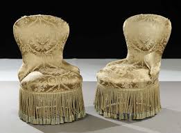 Sei interessato a questo articolo? Coppia Di Poltroncine Imbottite Da Camera Antiquariato Argenti E Dipinti Antichi Cambi Casa D Aste